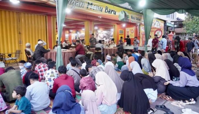 Flipper’s Organization Santuni 100 Anak Yatim Piatu di Padang Panjang