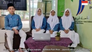 Hebat! Raih Medali Emas, Siswa MTsN 3 Malang Juara Riset International Exhibition di Romania