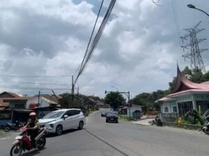 Berkat Sistem One Way, Arus Balik di Jalur Bukittinggi-Padang Terpantau Lancar di Padang Panjang