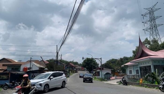 Berkat Sistem One Way, Arus Balik di Jalur Bukittinggi-Padang Terpantau Lancar di Padang Panjang