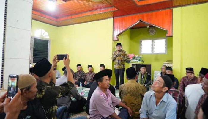 Warga Jorong Jorong Galo Gandang Nagari III Koto Tanah Datar Gelar Ziarah Pasukuan 5 Paruik