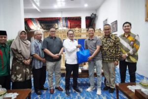 Rumah Zakat Sumbar Salurkan 100 Paket Sembako Warga Miskin Tanah Datar