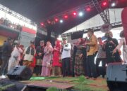 Meriahnya Penutupan Festival Muaro 2024! Drumer Walikota Hendri Septa, Penyanyi Duet Wawako Ekos Albar-Fauzana