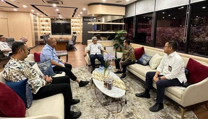 Didampingi Andre Rosiade, Bupati Eka Putra Perjuangkan 7 Jalan Gerbang Masuk Tanah Datar di Kemen-PUPR