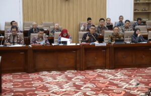 Capaian Keuangan Bagus, Komisi VI DPR Minta Fokus Tingkatkan Rasio Elektrifikasi