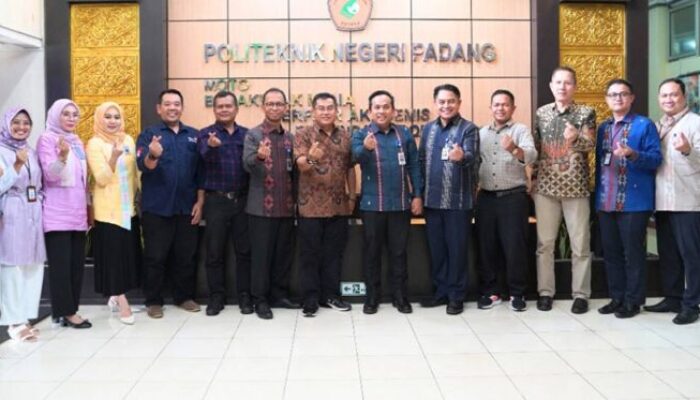 Perkuat Silaturahmi di Hari yang Fitri, Manajemen Bank Nagari Berlebaran ke Politeknik Negeri Padang