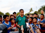 Usai Bermain Bola dengan Anak-anak Gorontalo, Presiden Jokowi: Ayo..! Kita Doakan Timnas  Menang