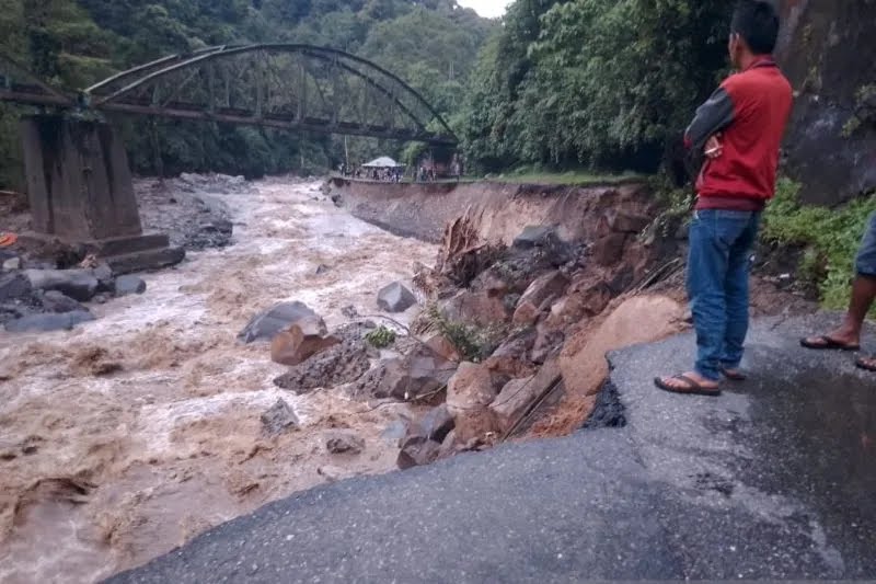 Padang Panjang Terisolasi Pasca-Galodo Hantam Agam-Tanah Datar, Jalan-Jalan Utama Putus