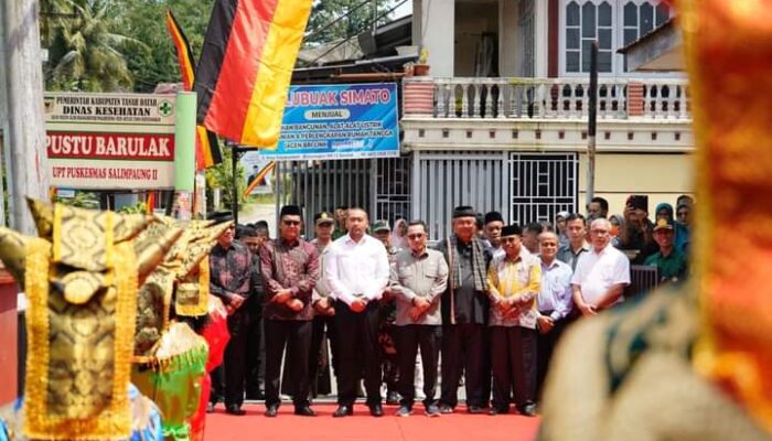 Ditemui Wagub Audy Joinaldy, Warga Nagari Barulak Tanah Datar Berharap Perbaikan Jalan Cepat Selesai