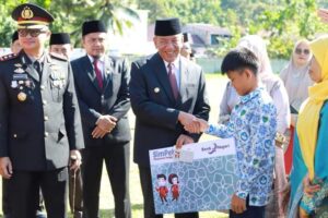 Pesisir Selatan Kucurkan Rp7,5 M untuk Program “PIP” Versi Lokal, Setiap Siswa Terima Rp450.000 Hingga Rp750.000 Per Bulan