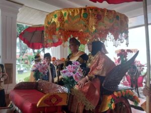 Rang Chaniago Sumagek Baralek Gadang, Hendri Septa Diarak Babendi Sebelum Dilewakan Gala Datuak