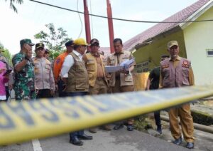 Tinjau Jalan Longsor di Lubuk Mata Kucing, Pemko Padang Panjang Ajukan Perbaikan ke BNPB