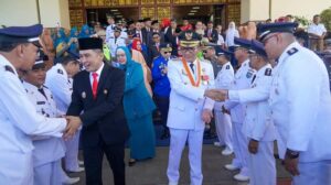 FOTO-FOTO: Suasana Haru Selimuti Lepas Masa Tugas Walikota dan Wakil Walikota Padang, Hendri Septa-Ekos Albar