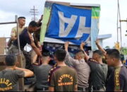 Peringatan Dicuekin, Satpol PP Padang Bongkar Lapak dan Gerobak PKL di Fasum Trotoar