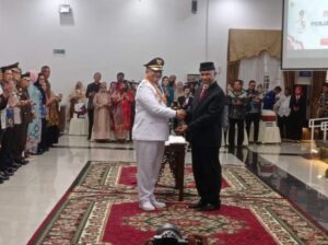 Gubernur Sumbar Lantik Mantan Ajudan Fauzi Bahar Jadi Pejabat Walikota Padang