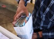 Transparansi Bantuan: Dana Tunai Langsung Disetor, Bank Nagari Buka Pelayanan di Posko Utama Tanah Datar