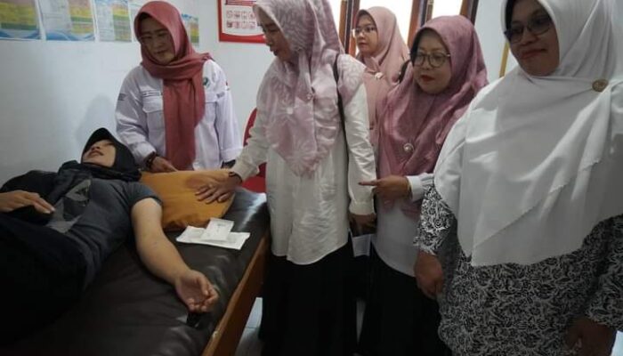 Para Bidan di Padang Panjang Beri Pelayanan KB Gratis di Ulang Tahun IBI ke-73