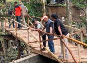 Plh Walikota Padang Panjang Tinjau Jembatan Darurat Swadaya Warga di Tanjung Ganting
