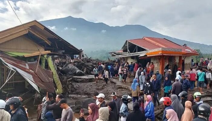 BREAKINGNEWS: 15 Korban Meninggal Dunia! Galodo Terjang Agam-Tanah Datar, Jalan Padang-Bukittinggi Putus Total