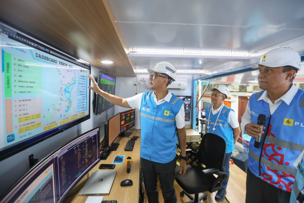 Tinjau Posko Utama, Dirut PLN Pastikan Kelistrikan KTT WWF di Bali Aman