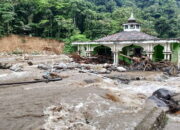 FOTO-FOTO: Galodo Seret Semua Tempat Wisata Pemandian Mega Mendung Lembah Anai, Mushalla Berdiri Kokoh