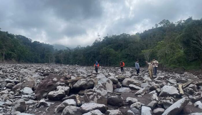 BNBP Mulai Pasang Alat EWS di Aliran Gunung Marapi Tanah Datar