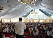 Shalat Idul Adha di Masjid Agung Dharmasraya, Bupati Sutan Riska Ingatkan Warga Bahaya Judi dan Belanja Online