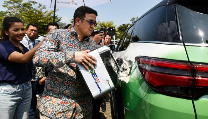 Pertamina – Toyota Sukses Ciptakan Bahan Bakar Mobil Fortuner FFV dari Nira Pohon Sorgum