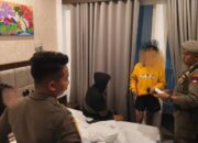 1 Cewek “Vs” 2 Cowok Satu Kamar! Pol PP Padang Grebek 10 Pasangan Non Muhrim di Hotel dan Kosan