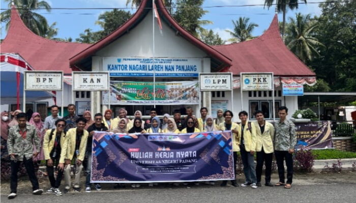 Inovasi Mahasiswa UNP Sukseskan Ciptakan Kripik dari Kelapa di Nagari Lareh Nan Panjang Padang Pariaman