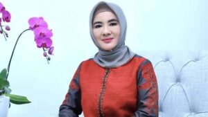 Nicke Widyawati Dinobatkan Sebagai Pemimpin Bisnis Perempuan Terkemuka Indonesia