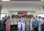 Dua Paskibraka dari Sumbar Disambut Kalungan Bunga di VIP Room Bandara Internasional Minangkabau