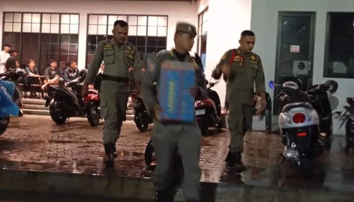 Satpol PP Padang Temukan Minuman Beralkohol Tinggi di Cafe Jalan Proklamasi