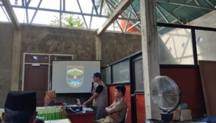 Mahasiswa UNP Ciptakan Logo Nagari Aie Angek Sebagai Kenang-kenangan KKN di Sijunjung