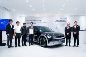 Hyundai Terima Rekor MURI Usai Mobil Listrik IONIQ 5 Tempuh Perjalanan Terjauh Singapura-Vietnam