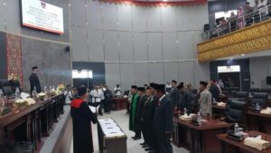 Sah! Muharlion Dilantik Sebagai Ketua DPRD Kota Padang 2024-2027