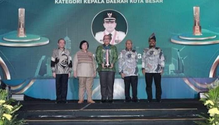 Satu-satunya di Luar Jawa, Kota Padang Raih Green Leadership Nirwasita Tantra 2024