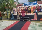 Siswa Berlomba Desain Batik di Hari Batik Nasional SMPN 2 Padang Panjang