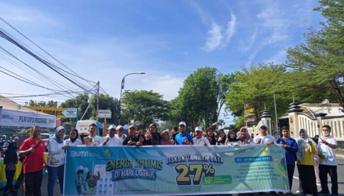 Buka Promo Diskon Tambah Daya di Momen Hari Listrik, Stan PLN Dikerumuni Pengunjung CFD Padang