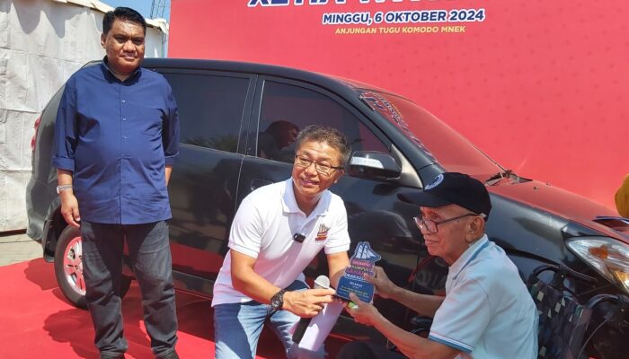 Setia Bersama Xenia Selama 17 Tahun, Warga Makassar Ini Dapat Penghargaan dari Daihatsu