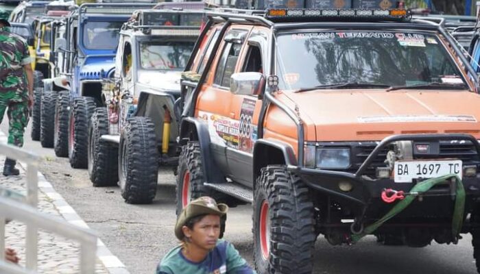 Para Off Roader Wirabraja Jajal Arena Perbukitan Pagaruyung Tanah Datar