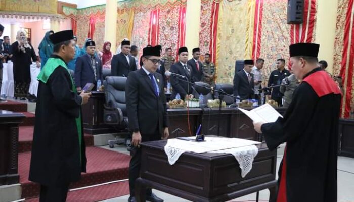 Akhirnya, Yogi Firman Resmi Dilantik Sebagai Wakil Ketua DPRD Kota Pariaman Periode 2024 – 2029