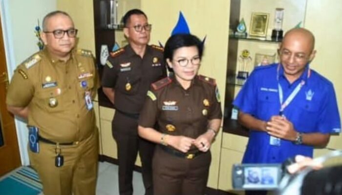 Pelanggan Puas! Kajati Sumbar: Pelayanan Perumda AM Kota Padang Sangat Baik