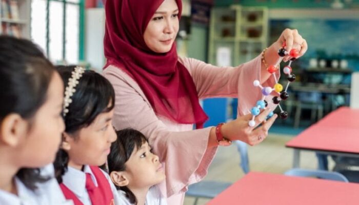 Ups..! Ternyata Tak Semua Guru Dapat Kenaikan Gaji, Ini Syaratnya untuk ASN dan Non ASN