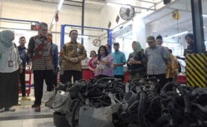 Siapkan SDM Otomotif Berkualitas, Daihatsu Serahkan Alat Manufaktur ke SMK dan Perguruan Tinggi