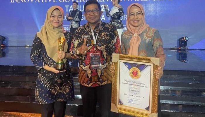 Pemko Padang Raih Predikat Sangat Inovatif di Ajang Innovative Goverment Award 2024 Surabaya