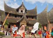 Tarian Kolosal Anak Nagari Pukau Ribuan Pengunjung saat Penutupan Festival Pesona Minang 2024