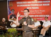 Kajari Padang Beri Penyuluhan Hukum Bagi Pimpinan dan Karyawan Perumda AM Kota Padang