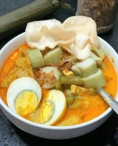 Cara Cepat Bikin Lontong Sayur, Rasanya Bikin Sekeluarga Ketagihan