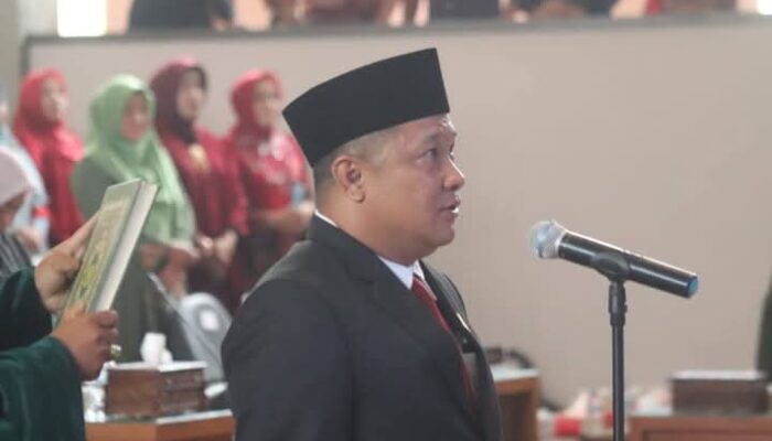 Sah! Jemi Hendra Resmi Jabat Ketua DPRD Kabupaten Dharmasraya 2024-2029